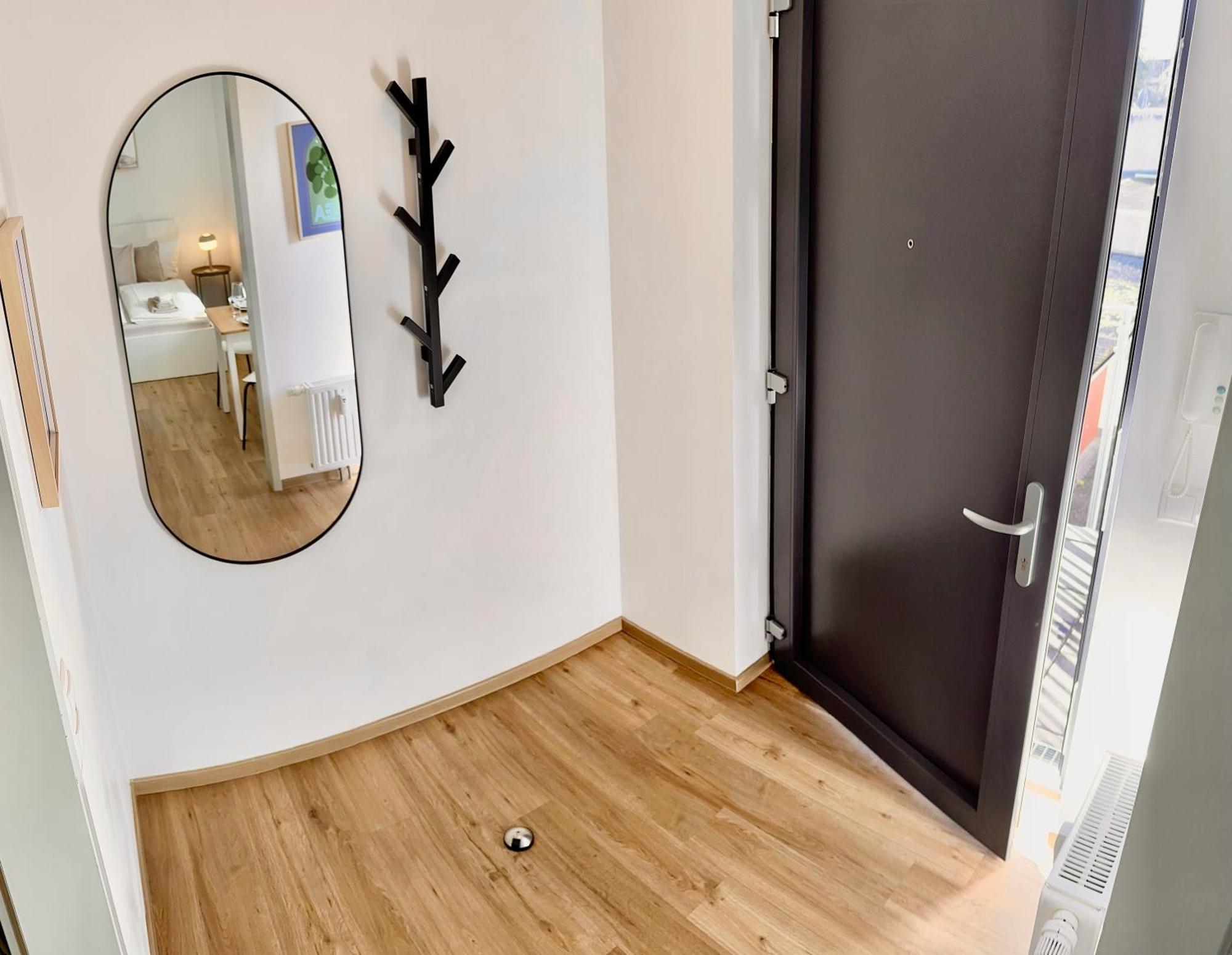 Stylisches Studio Mit Privatem Stellplatz Wenige Minuten Von Der Innenstadt & Mosel Koblenz  Exterior foto